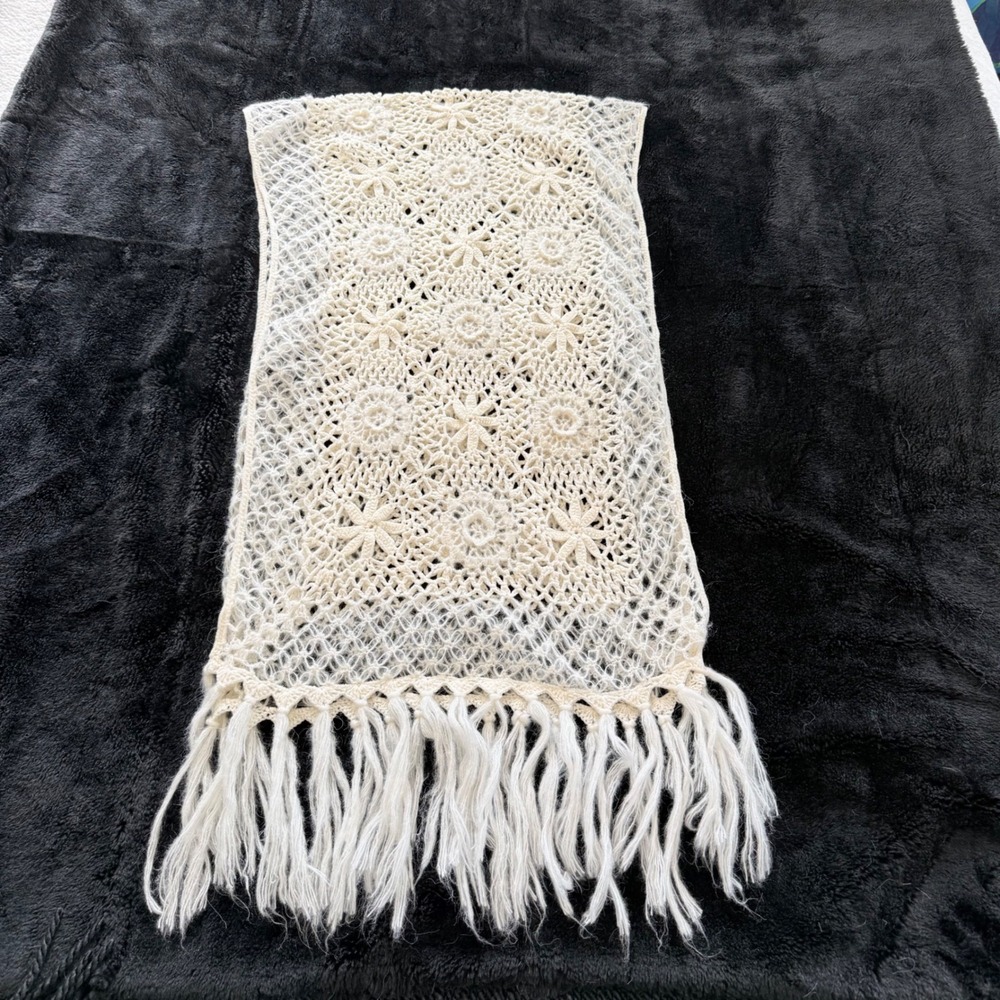 Crochet Lace Scarf Women OS Cream Floral Medallion Fringed Boho Wrap